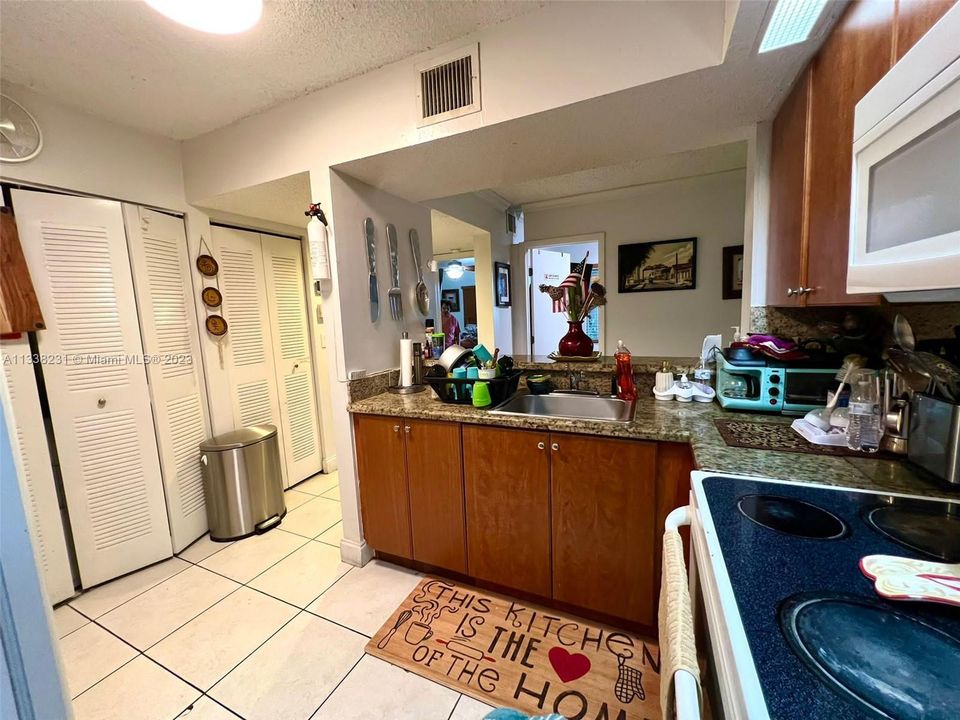 Recently Rented: $2,500 (2 beds, 2 baths, 1163 Square Feet)