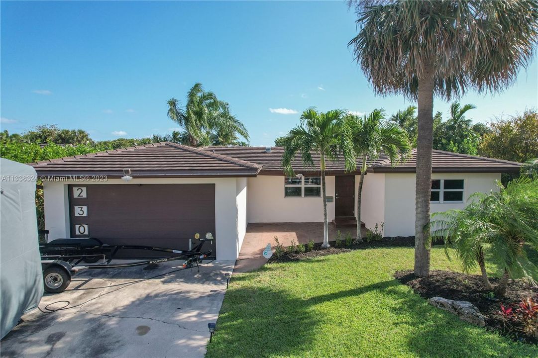 Recently Sold: $1,130,000 (3 beds, 2 baths, 1615 Square Feet)