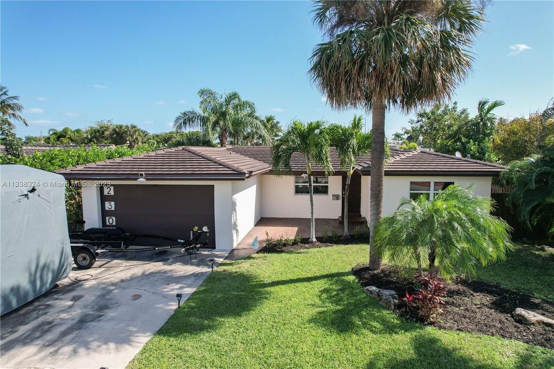 Recently Sold: $1,130,000 (3 beds, 2 baths, 1615 Square Feet)