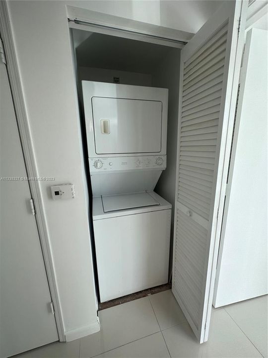 Recently Rented: $3,500 (1 beds, 1 baths, 774 Square Feet)