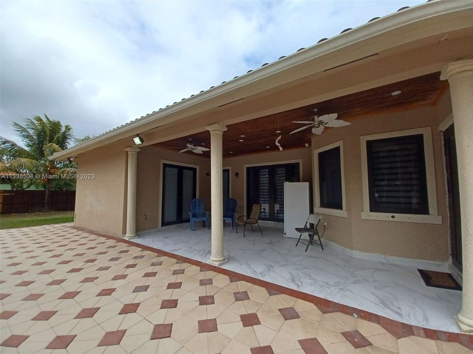 Recently Rented: $5,500 (4 beds, 4 baths, 2861 Square Feet)