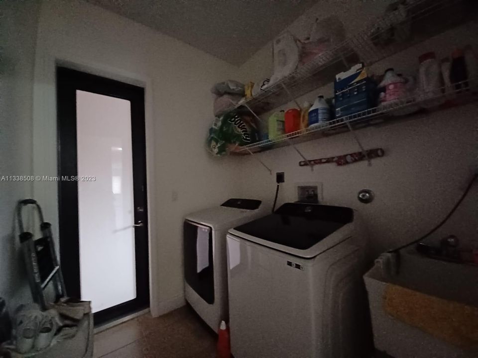 Recently Rented: $5,500 (4 beds, 4 baths, 2861 Square Feet)