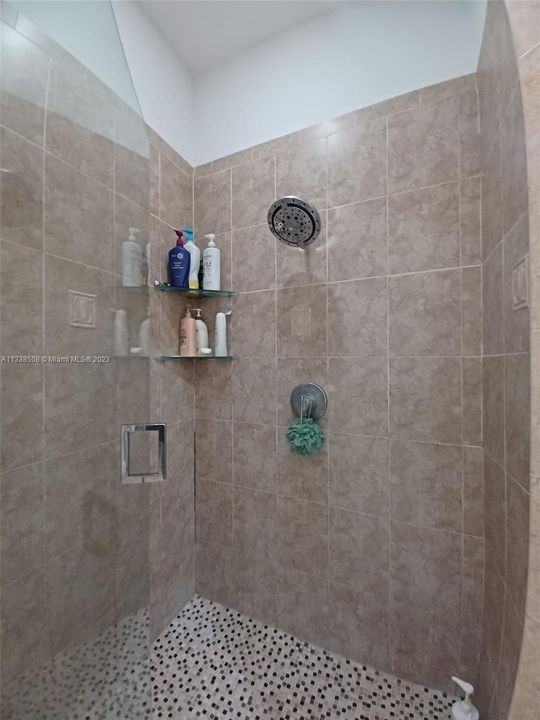 Recently Rented: $5,500 (4 beds, 4 baths, 2861 Square Feet)