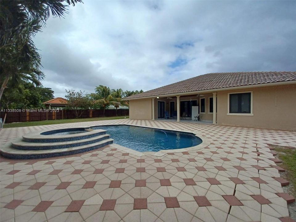 Recently Rented: $5,500 (4 beds, 4 baths, 2861 Square Feet)