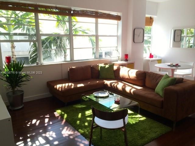 Recently Rented: $2,500 (1 beds, 1 baths, 648 Square Feet)