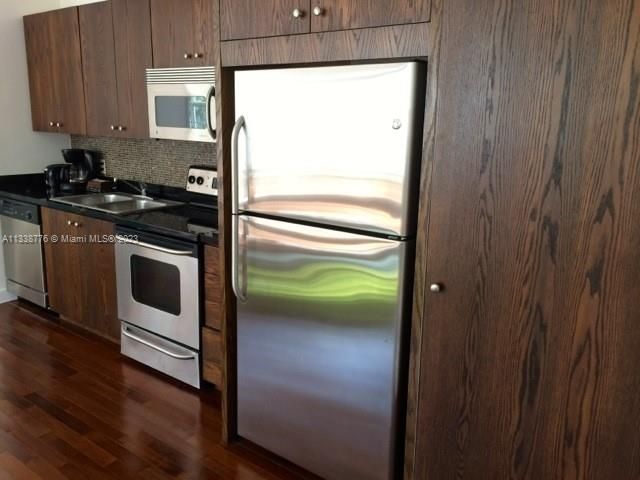 Recently Rented: $2,500 (1 beds, 1 baths, 648 Square Feet)