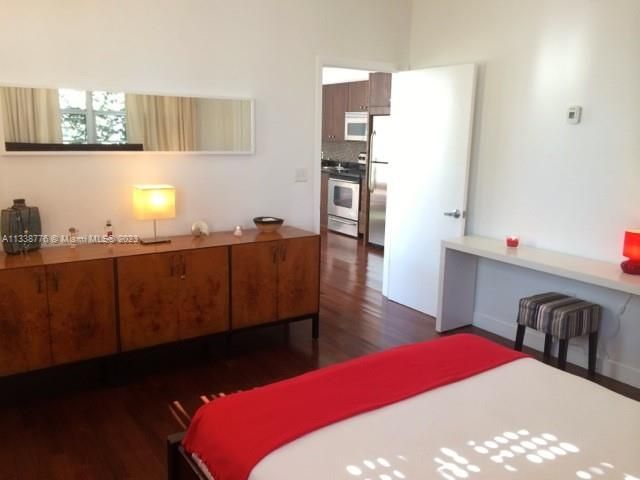 Recently Rented: $2,500 (1 beds, 1 baths, 648 Square Feet)