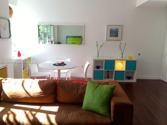 Recently Rented: $2,500 (1 beds, 1 baths, 648 Square Feet)