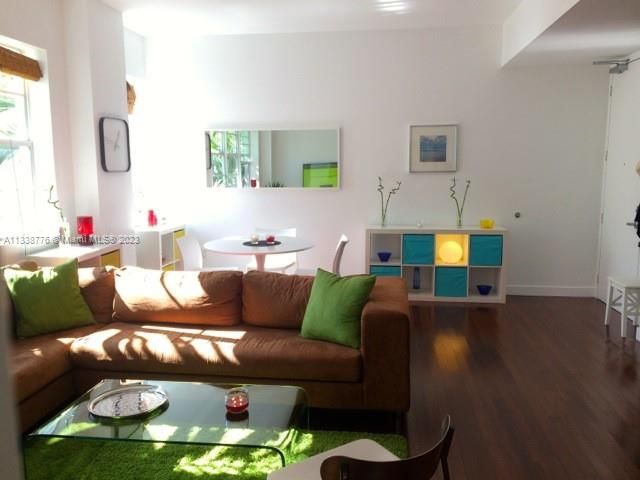 Recently Rented: $2,500 (1 beds, 1 baths, 648 Square Feet)