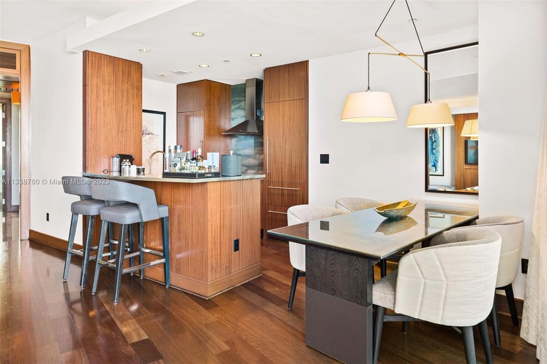 For Sale: $2,395,000 (1 beds, 1 baths, 1147 Square Feet)