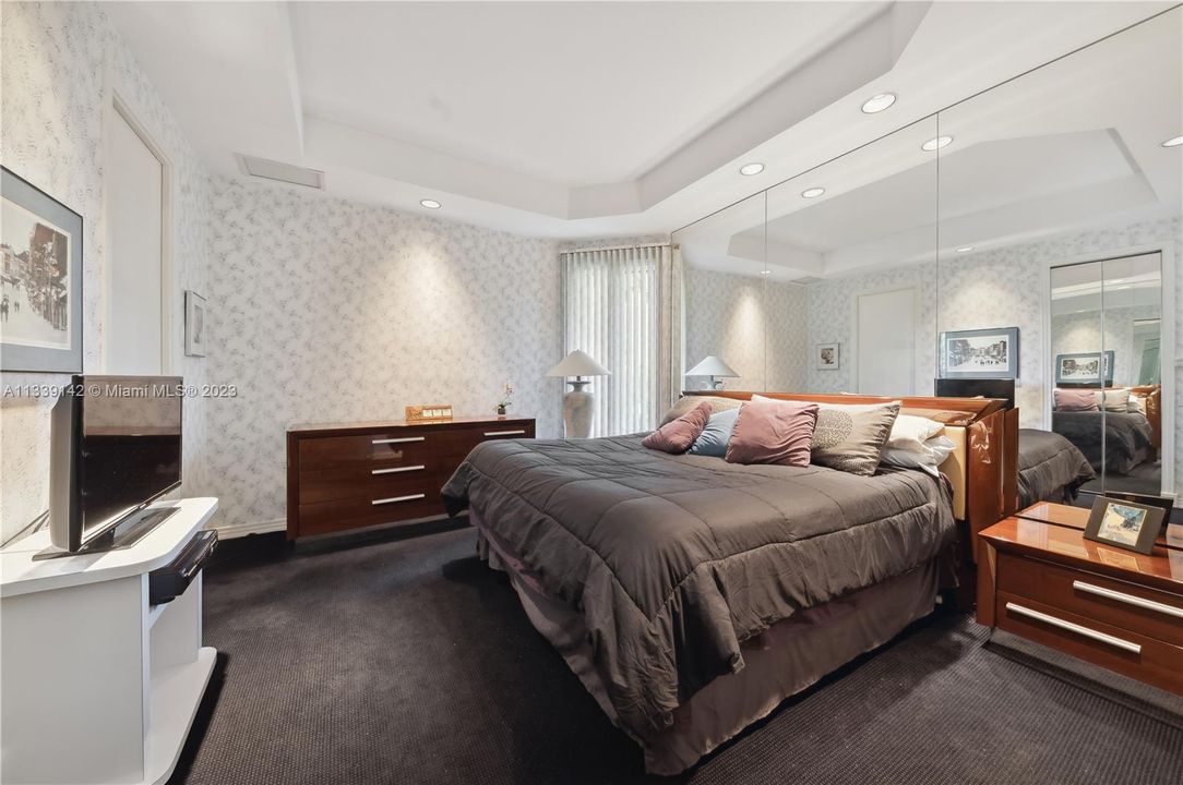 Vendido Recientemente: $2,795,000 (3 camas, 3 baños, 3945 Pies cuadrados)