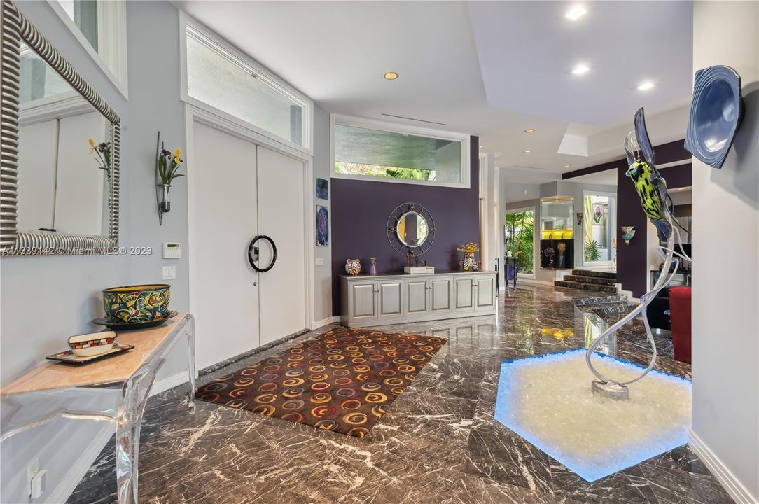 Vendido Recientemente: $2,795,000 (3 camas, 3 baños, 3945 Pies cuadrados)
