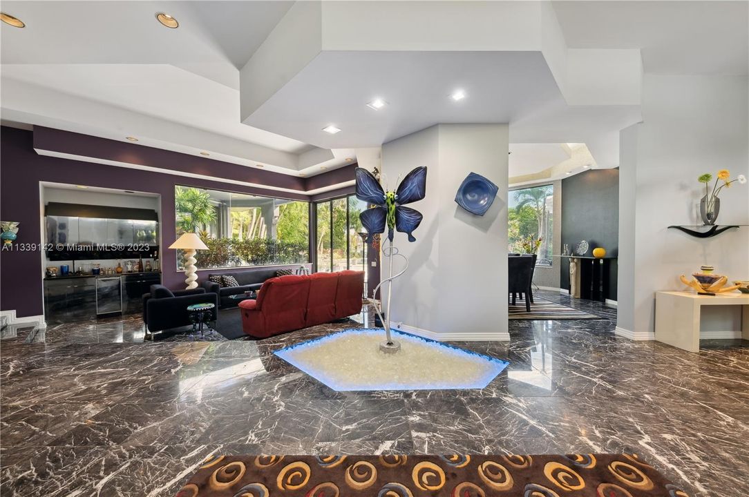 Vendido Recientemente: $2,795,000 (3 camas, 3 baños, 3945 Pies cuadrados)