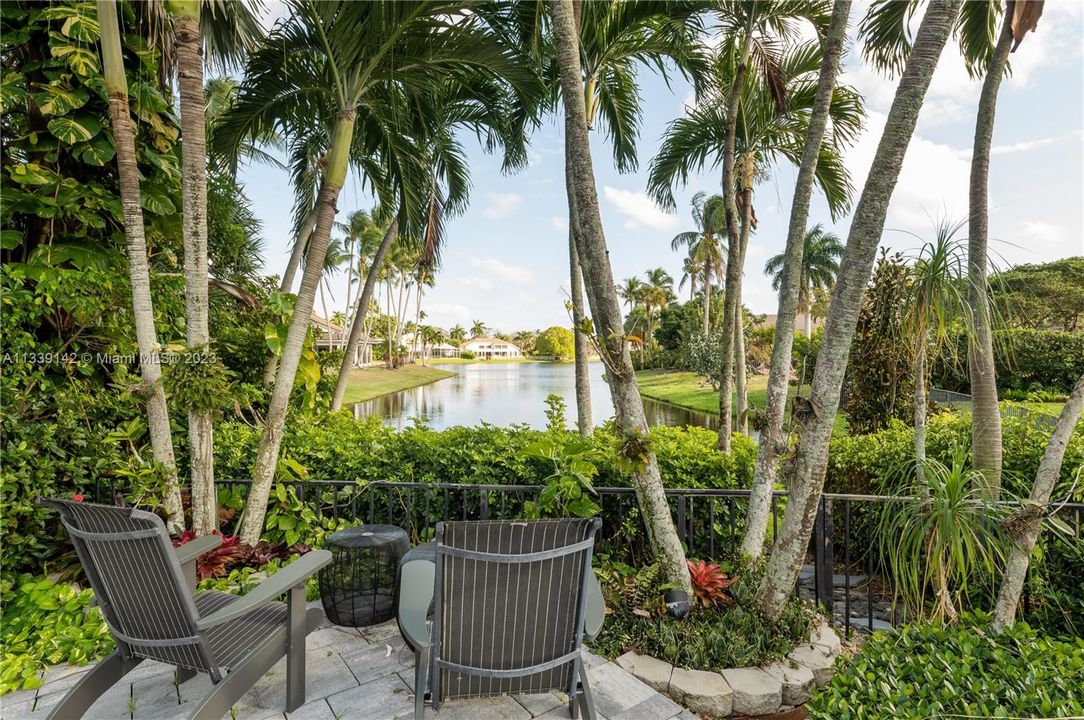 Vendido Recientemente: $2,795,000 (3 camas, 3 baños, 3945 Pies cuadrados)