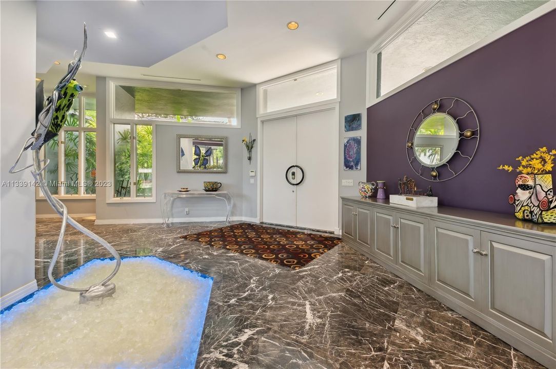 Vendido Recientemente: $2,795,000 (3 camas, 3 baños, 3945 Pies cuadrados)