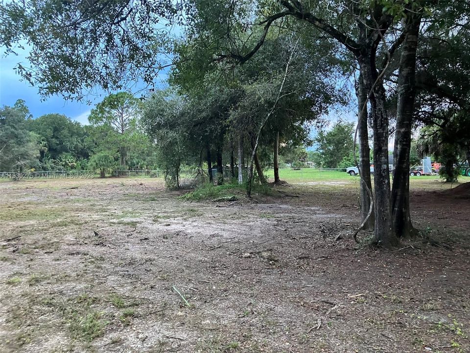 Vendido Recientemente: $129,000 (2.50 acres)