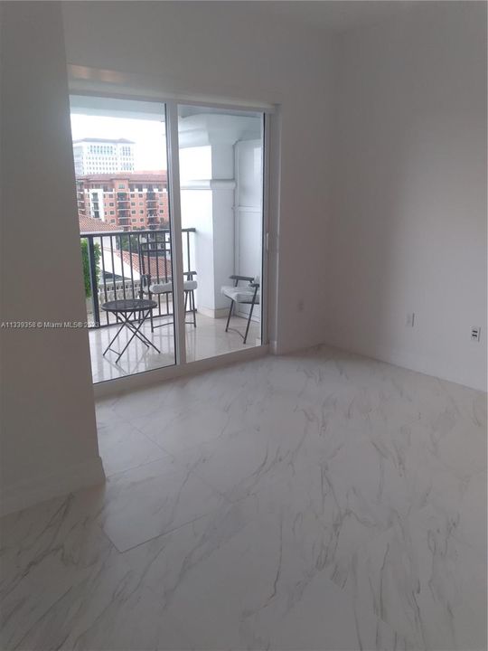 Recently Sold: $730,000 (2 beds, 2 baths, 1114 Square Feet)