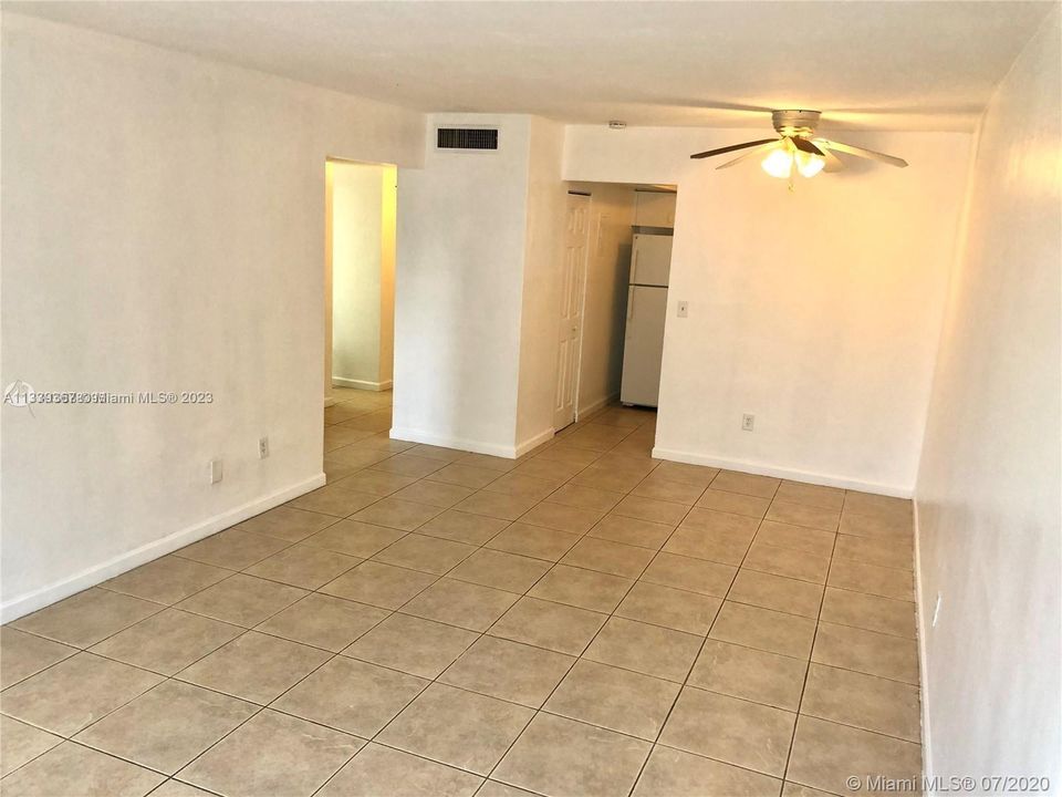 For Sale: $146,500 (1 beds, 1 baths, 813 Square Feet)