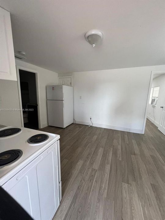 Recently Rented: $1,200 (1 beds, 1 baths, 900 Square Feet)