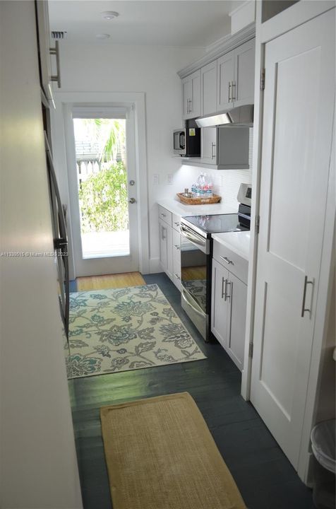 Недавно арендовано: $3,500 (1 спален, 1 ванн, 400 Квадратных фут)