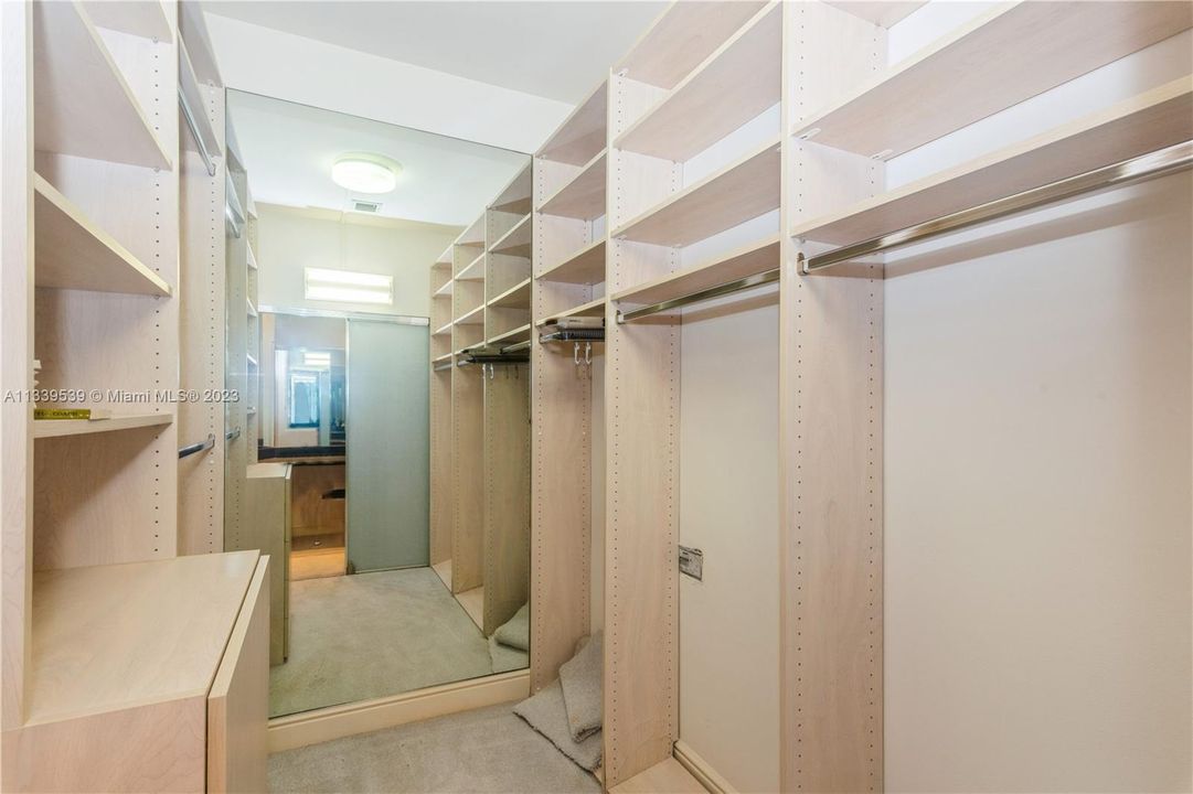 最近售出: $1,145,000 (3 贝兹, 3 浴室, 3336 平方英尺)