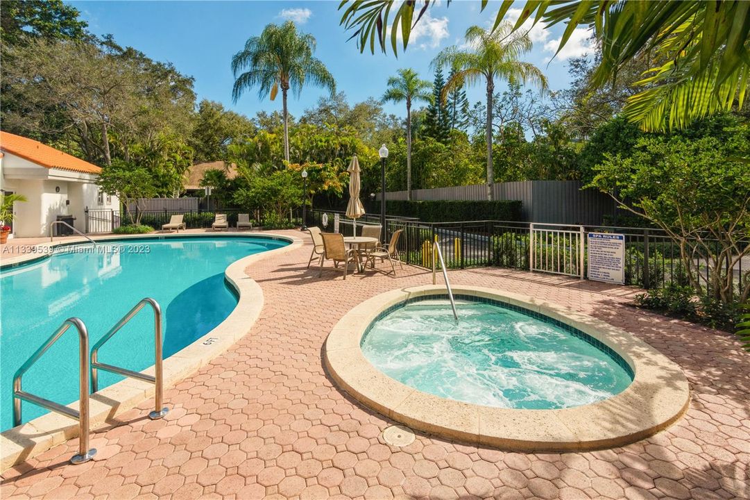 最近售出: $1,145,000 (3 贝兹, 3 浴室, 3336 平方英尺)