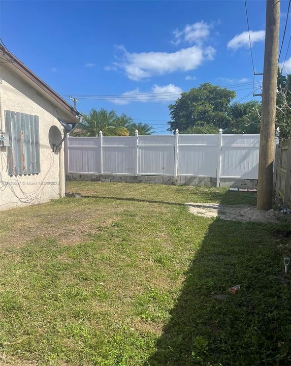 Недавно арендовано: $1,700 (2 спален, 1 ванн, 900 Квадратных фут)