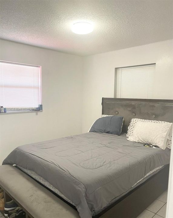 Недавно арендовано: $1,700 (2 спален, 1 ванн, 900 Квадратных фут)