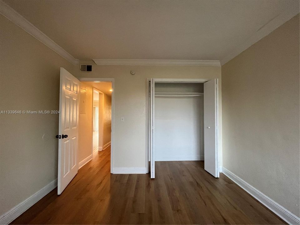 For Sale: $210,000 (2 beds, 1 baths, 855 Square Feet)