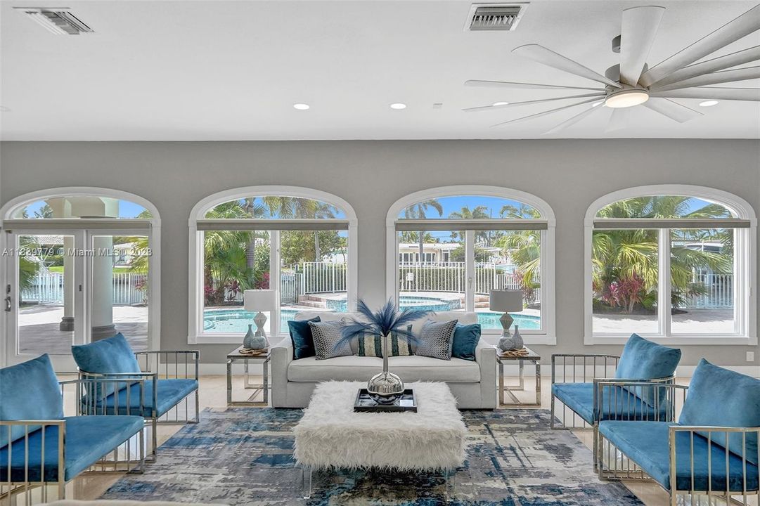 Recently Sold: $3,400,000 (5 beds, 4 baths, 4109 Square Feet)