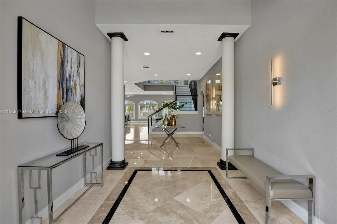 Recently Sold: $3,400,000 (5 beds, 4 baths, 4109 Square Feet)