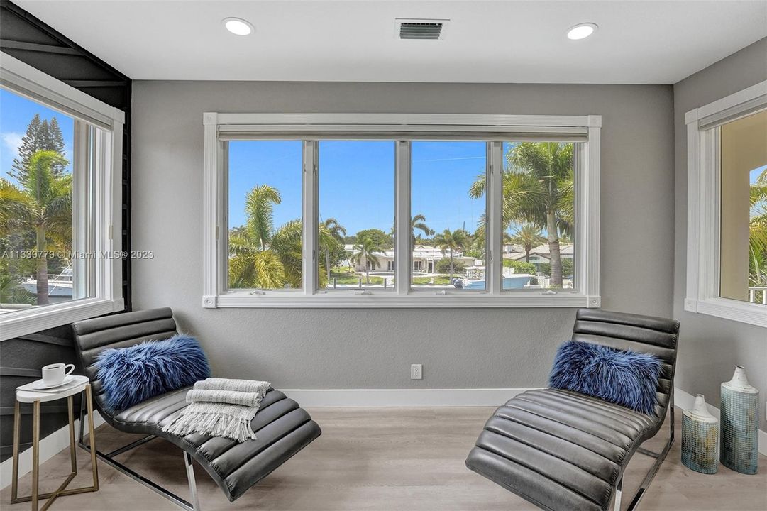 Recently Sold: $3,400,000 (5 beds, 4 baths, 4109 Square Feet)