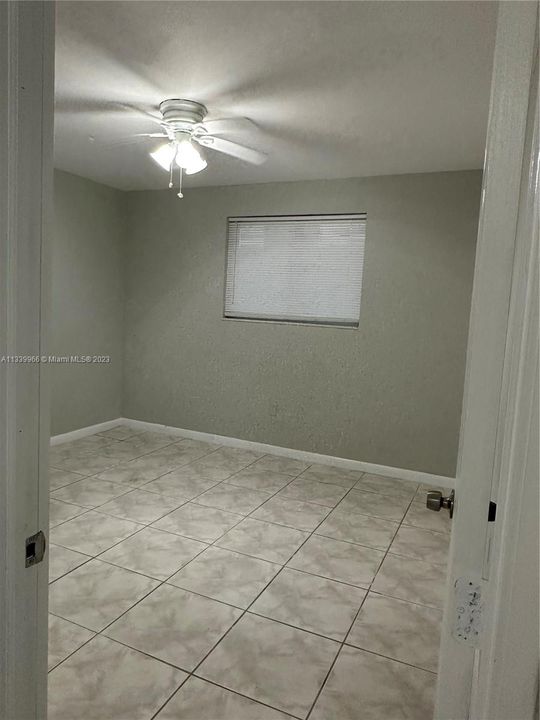 Recientemente alquilado: $2,300 (2 camas, 1 baños, 2207 Pies cuadrados)