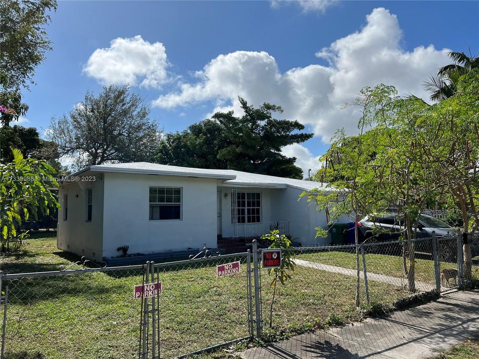 Vendido Recientemente: $450,000 (2 camas, 1 baños, 1001 Pies cuadrados)