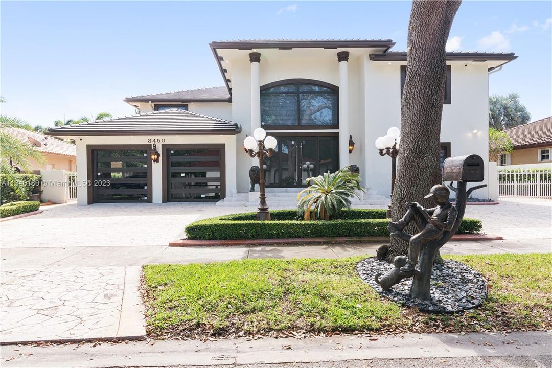 Recently Sold: $1,695,000 (5 beds, 4 baths, 5205 Square Feet)