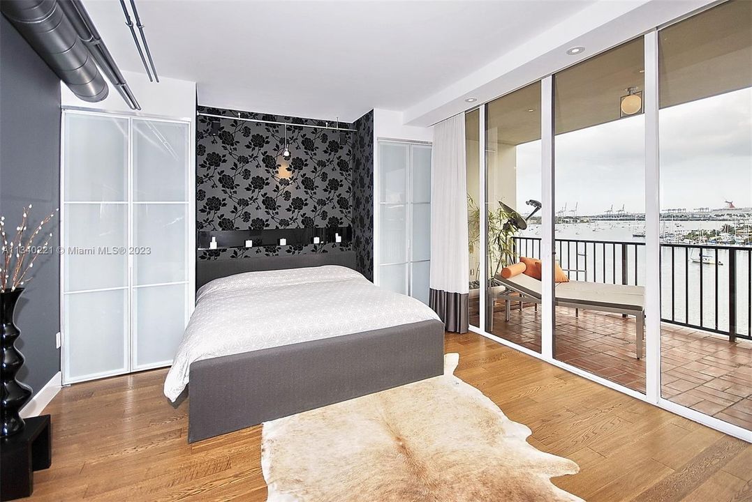 Recently Sold: $1,899,000 (2 beds, 2 baths, 1720 Square Feet)