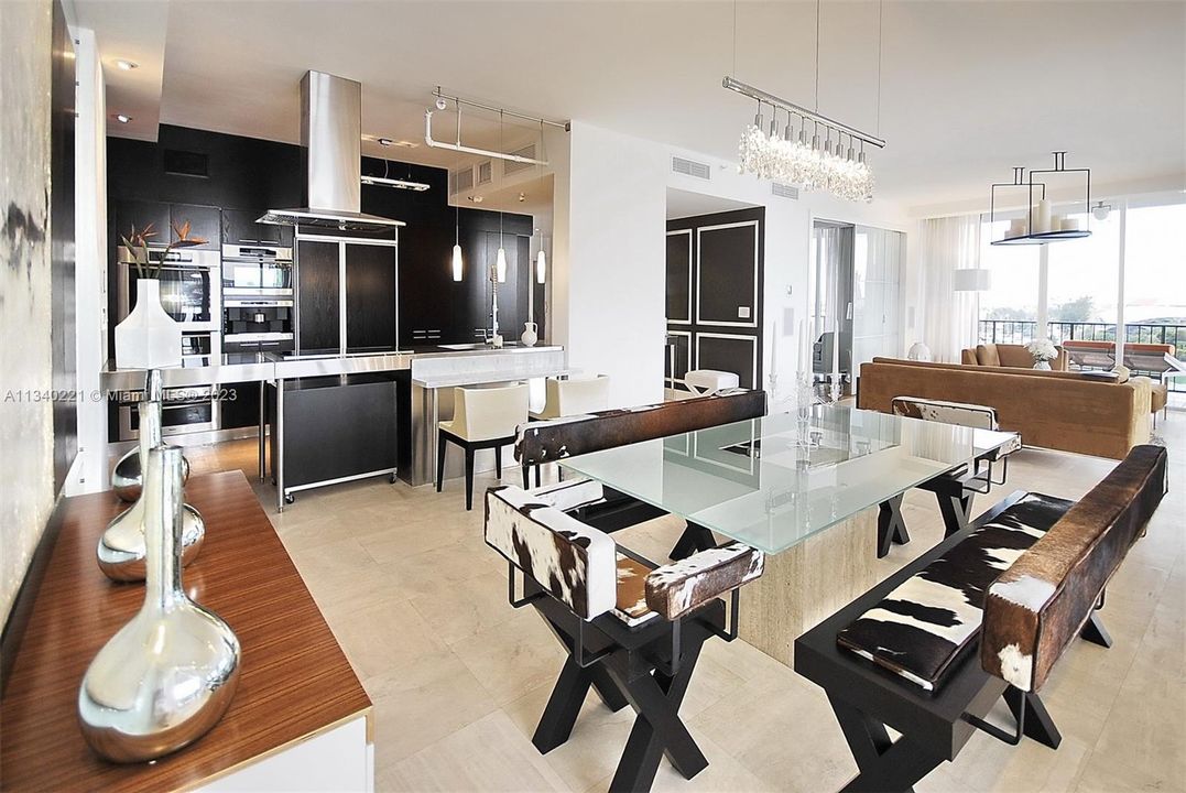 Recently Sold: $1,899,000 (2 beds, 2 baths, 1720 Square Feet)