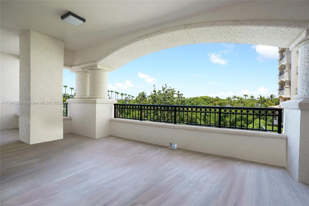 Recently Sold: $12,900,000 (3 beds, 3 baths, 3620 Square Feet)