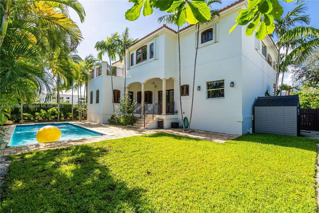 Recently Sold: $4,500,000 (5 beds, 4 baths, 4315 Square Feet)
