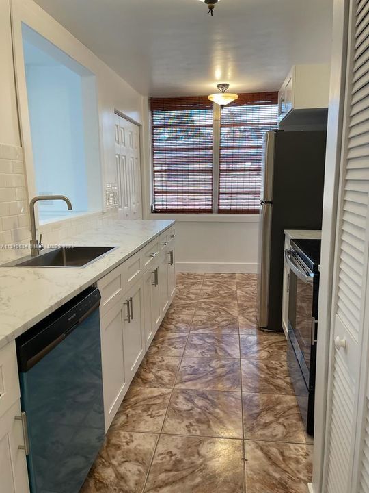 Недавно арендовано: $1,900 (2 спален, 1 ванн, 779 Квадратных фут)