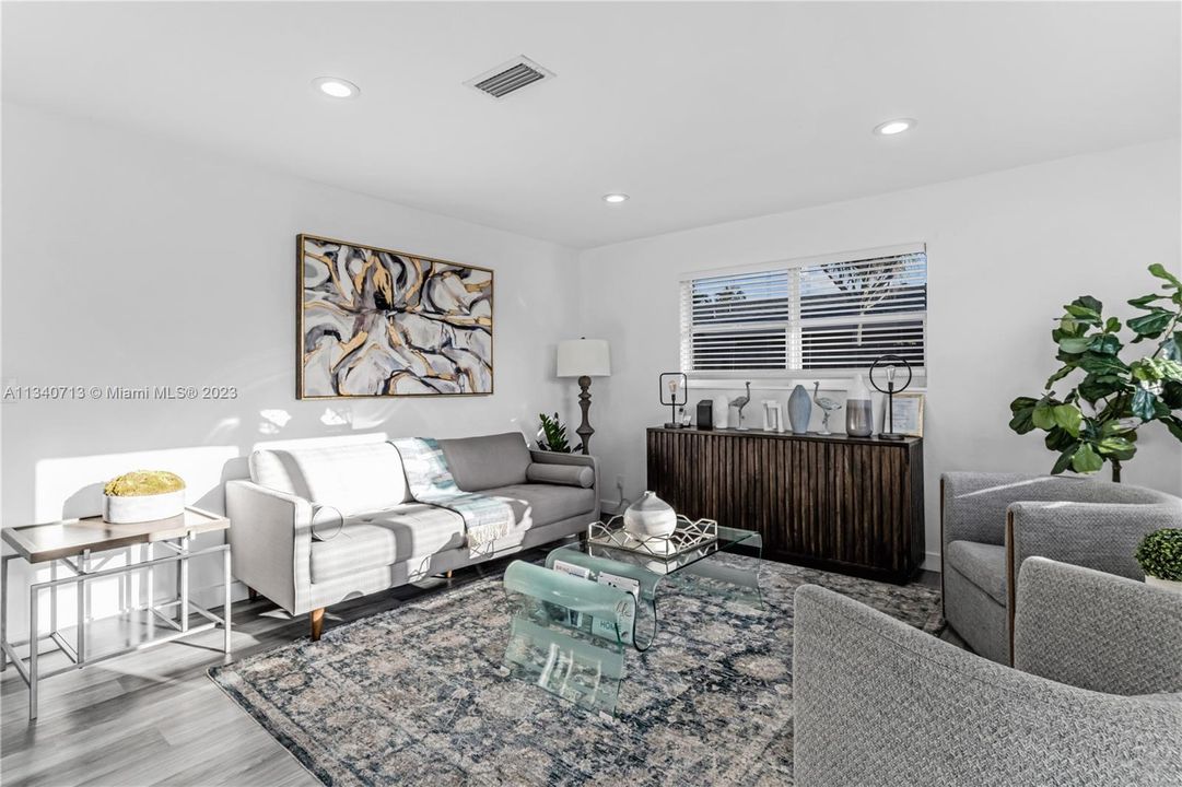 Recently Sold: $841,000 (3 beds, 2 baths, 1662 Square Feet)