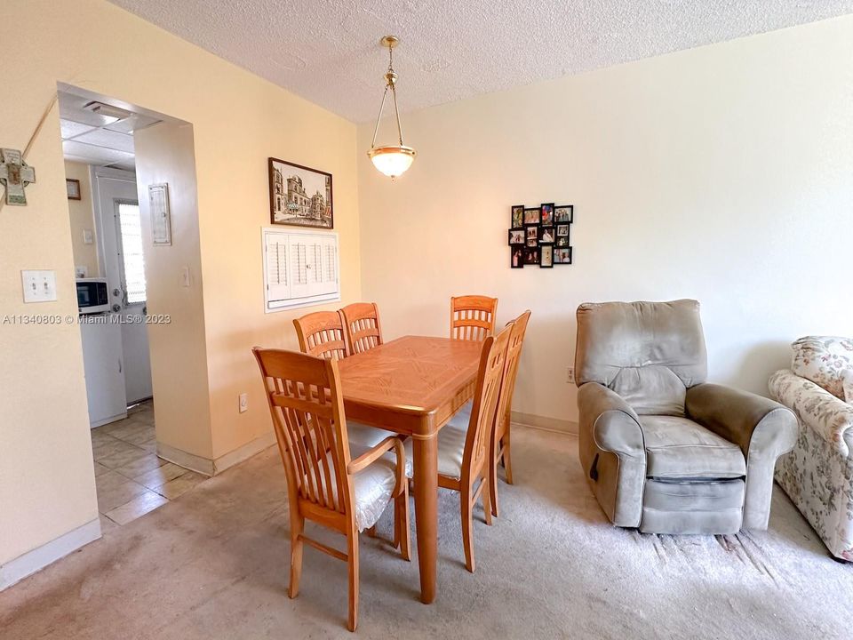 Recently Sold: $179,900 (1 beds, 1 baths, 763 Square Feet)