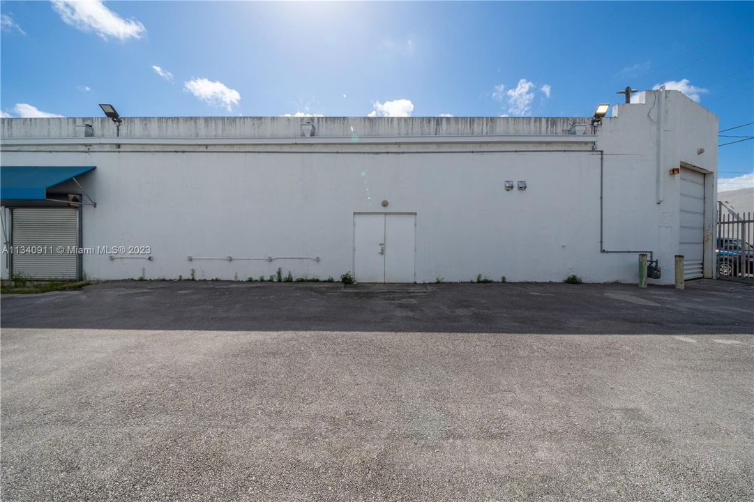 Recently Rented: $18,000 (0 beds, 0 baths, 0 Square Feet)