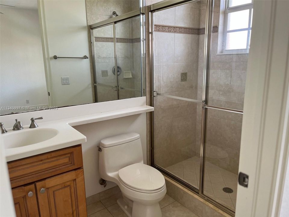 #rd Floor in-suite bath