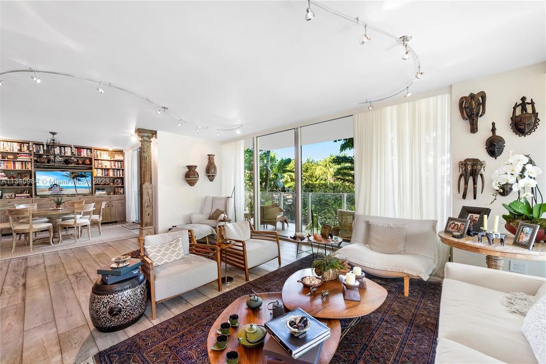 Recently Sold: $3,999,000 (3 beds, 3 baths, 1820 Square Feet)