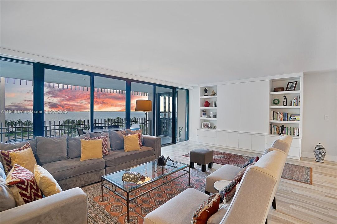 Recently Sold: $1,500,000 (2 beds, 2 baths, 1882 Square Feet)