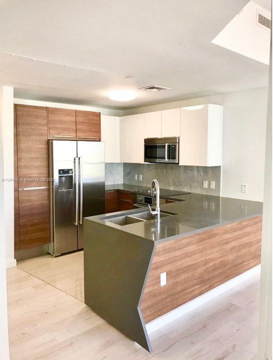 Recently Sold: $485,000 (1 beds, 1 baths, 793 Square Feet)