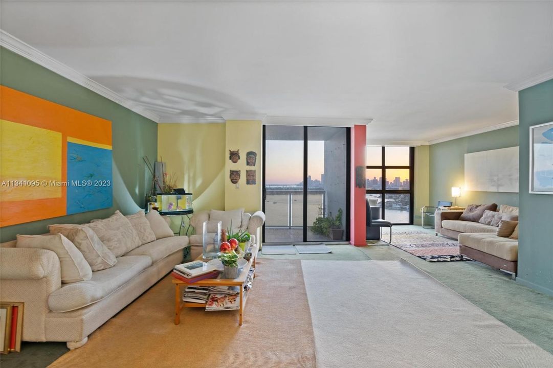 Недавно продано: $890,000 (2 спален, 2 ванн, 1154 Квадратных фут)