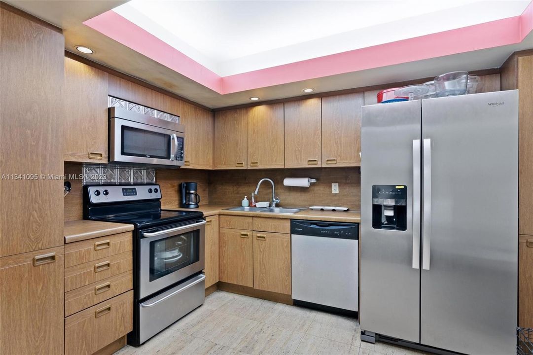 Недавно продано: $890,000 (2 спален, 2 ванн, 1154 Квадратных фут)