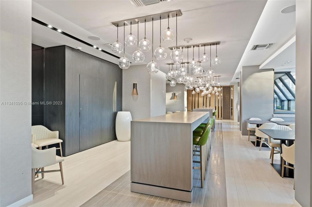 Недавно продано: $890,000 (2 спален, 2 ванн, 1154 Квадратных фут)